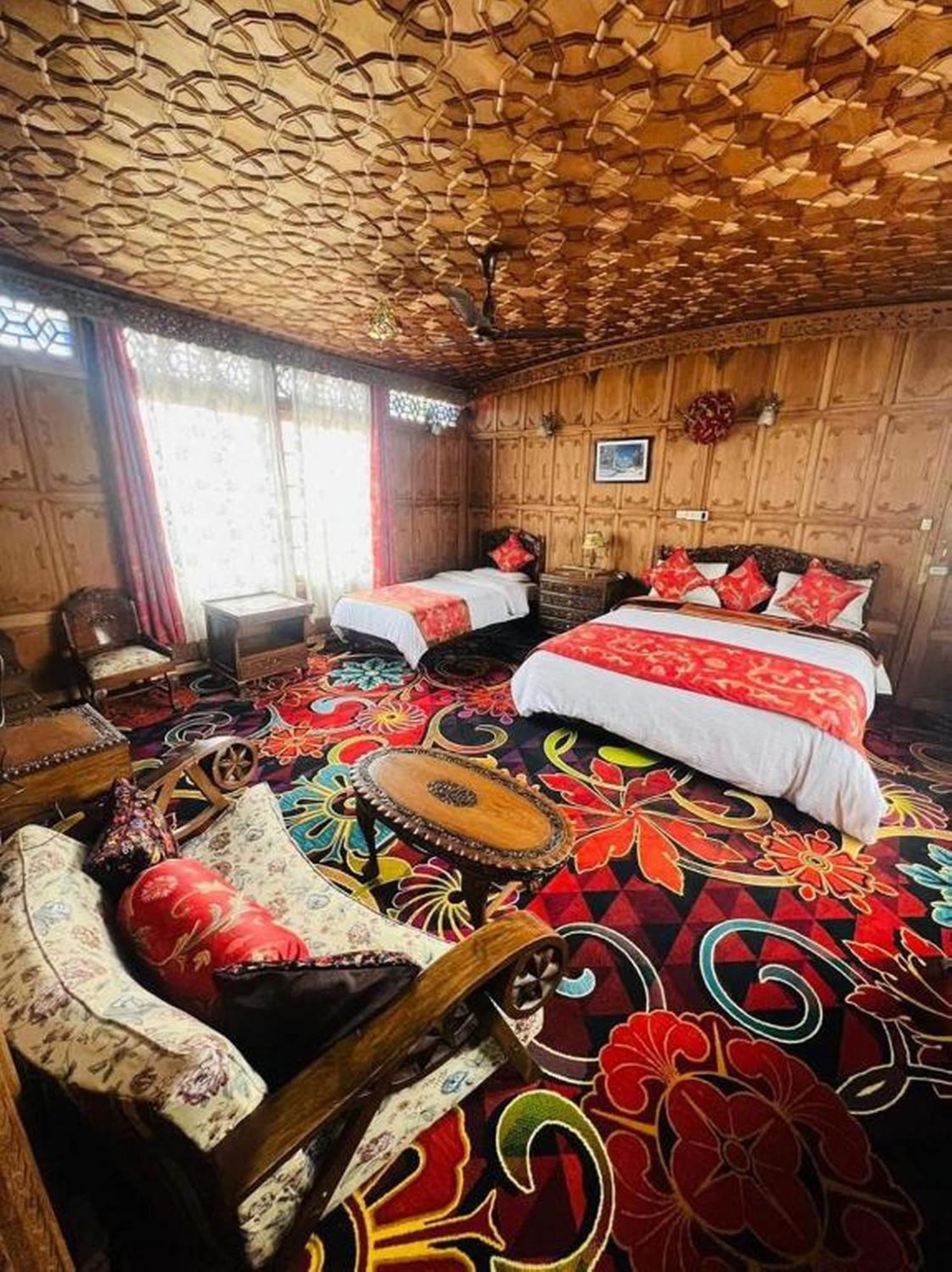 Hotel Floating Luxury Group Of Houseboats Srīnagar Esterno foto