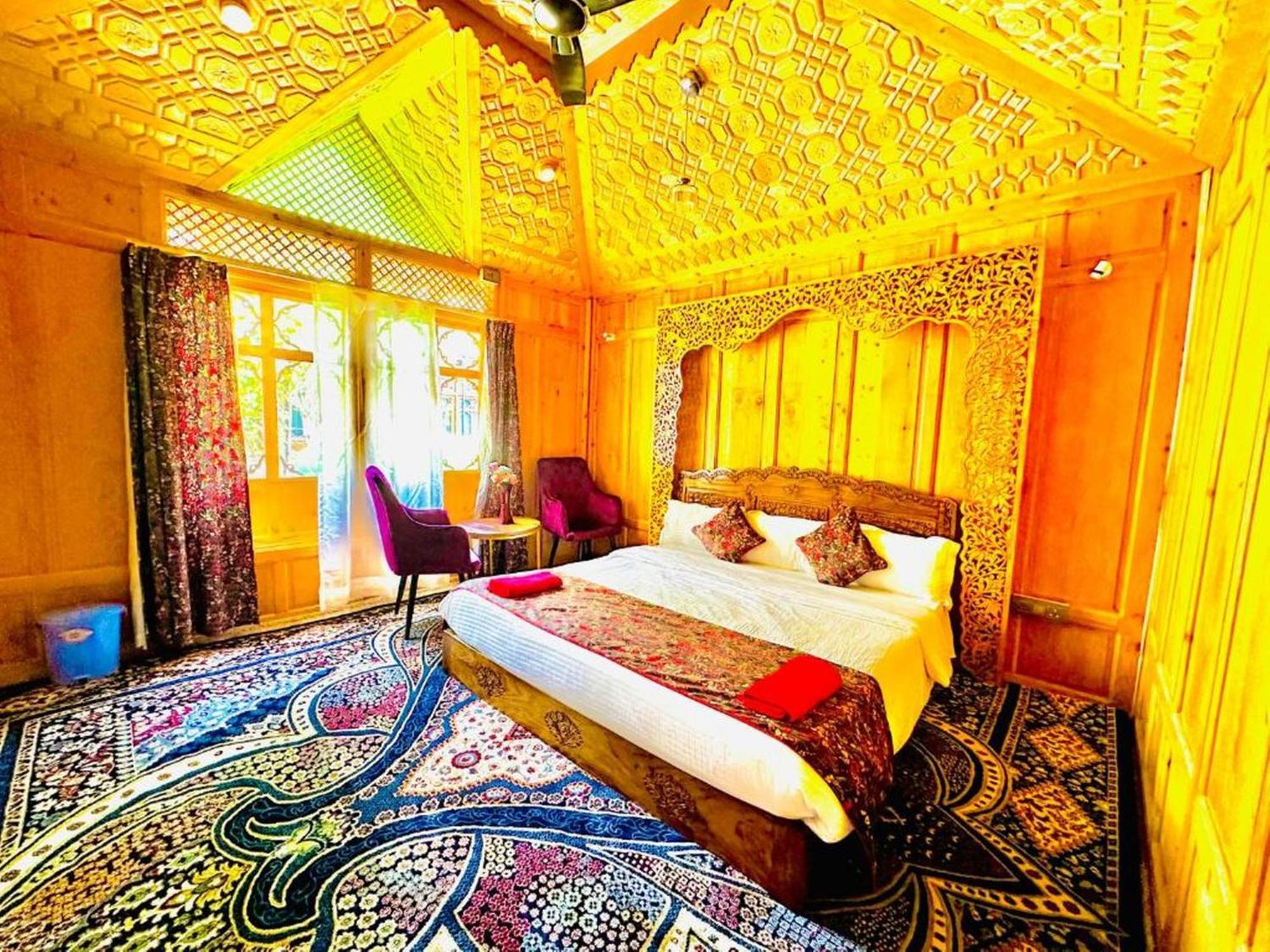Hotel Floating Luxury Group Of Houseboats Srīnagar Esterno foto