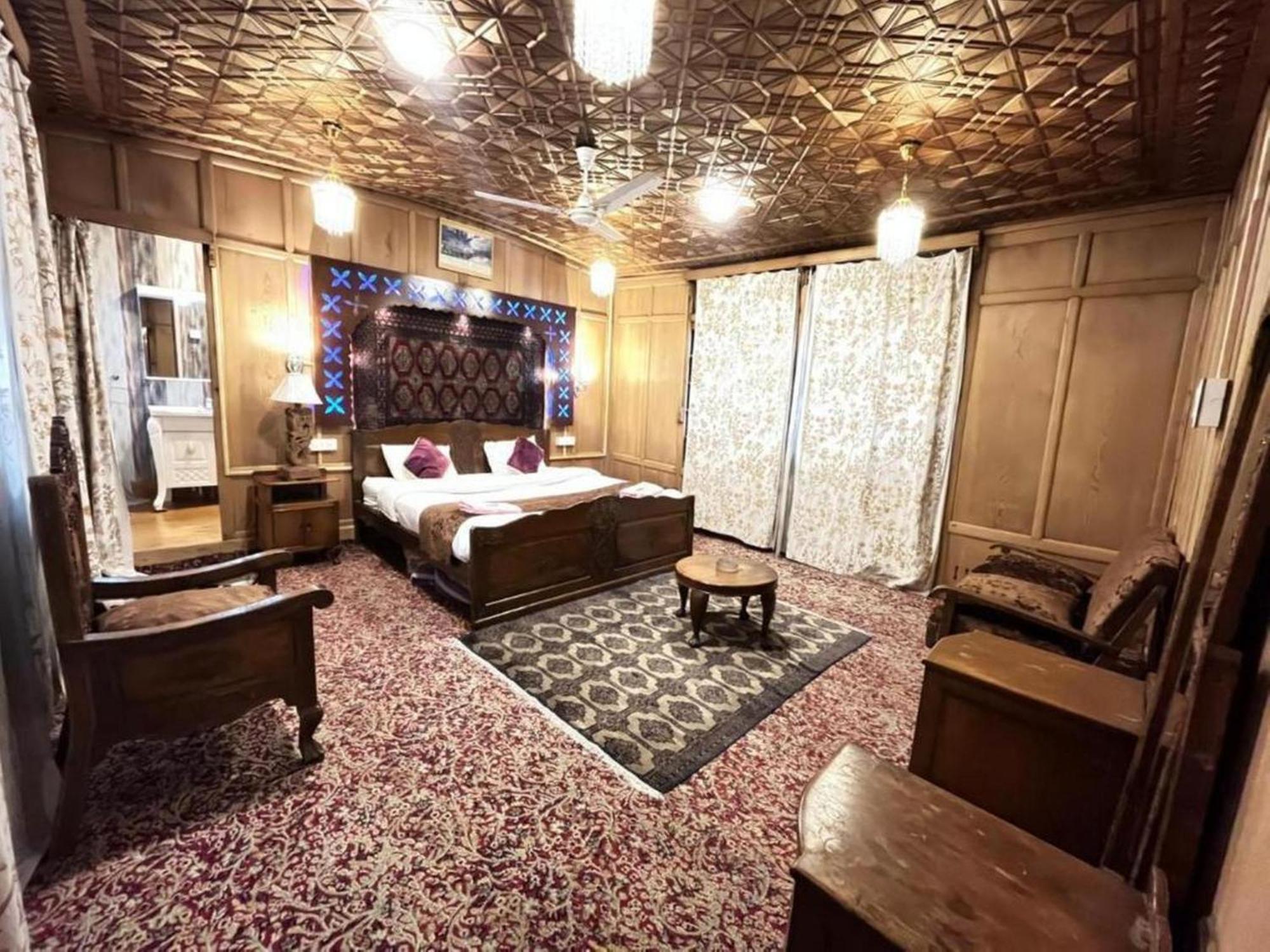 Hotel Floating Luxury Group Of Houseboats Srīnagar Esterno foto