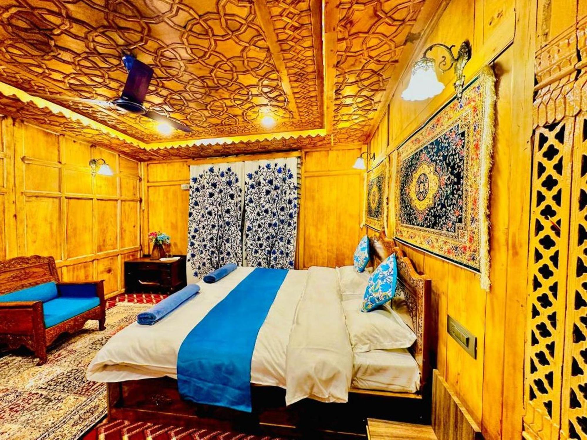 Hotel Floating Luxury Group Of Houseboats Srīnagar Esterno foto