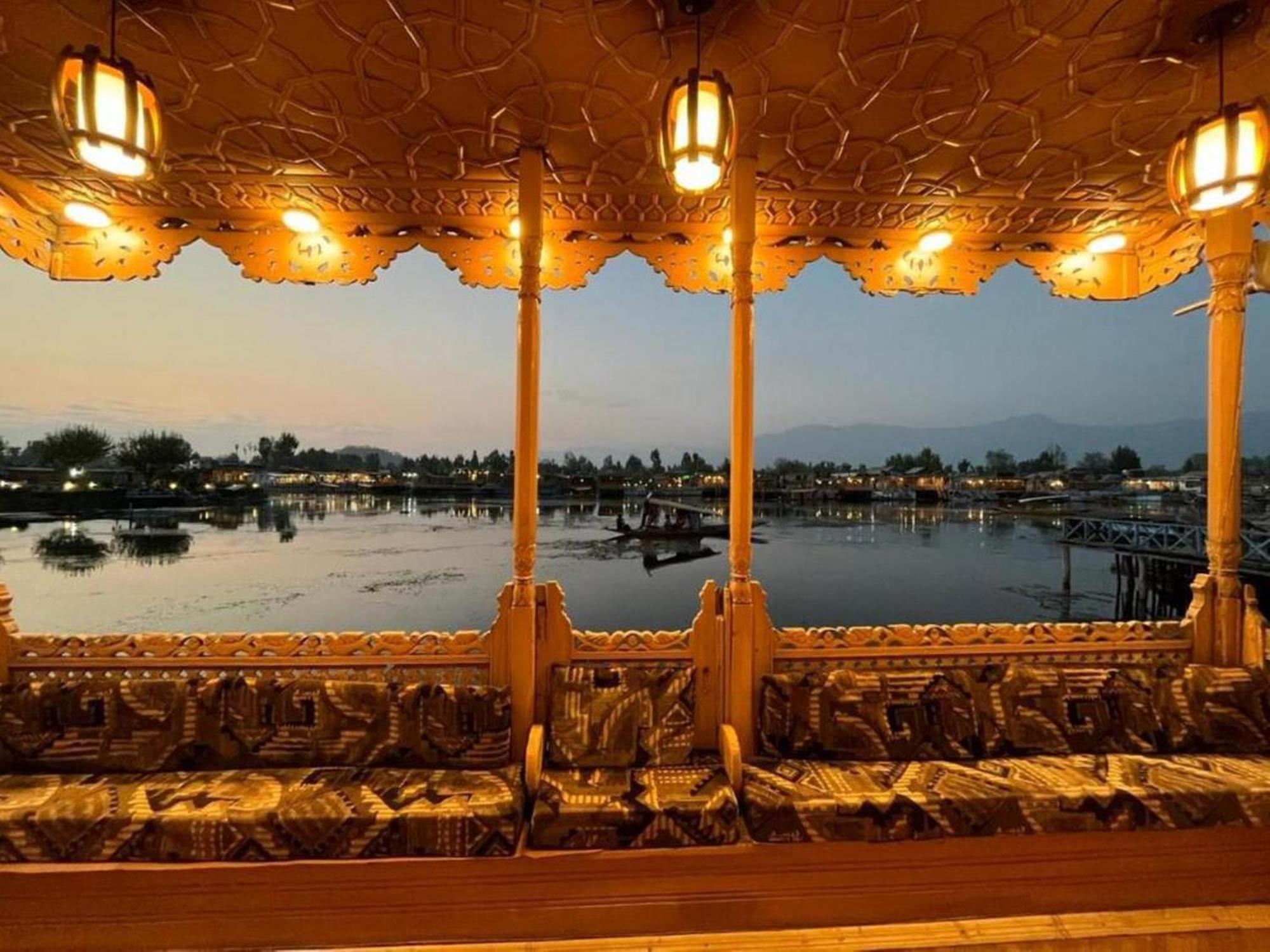 Hotel Floating Luxury Group Of Houseboats Srīnagar Esterno foto